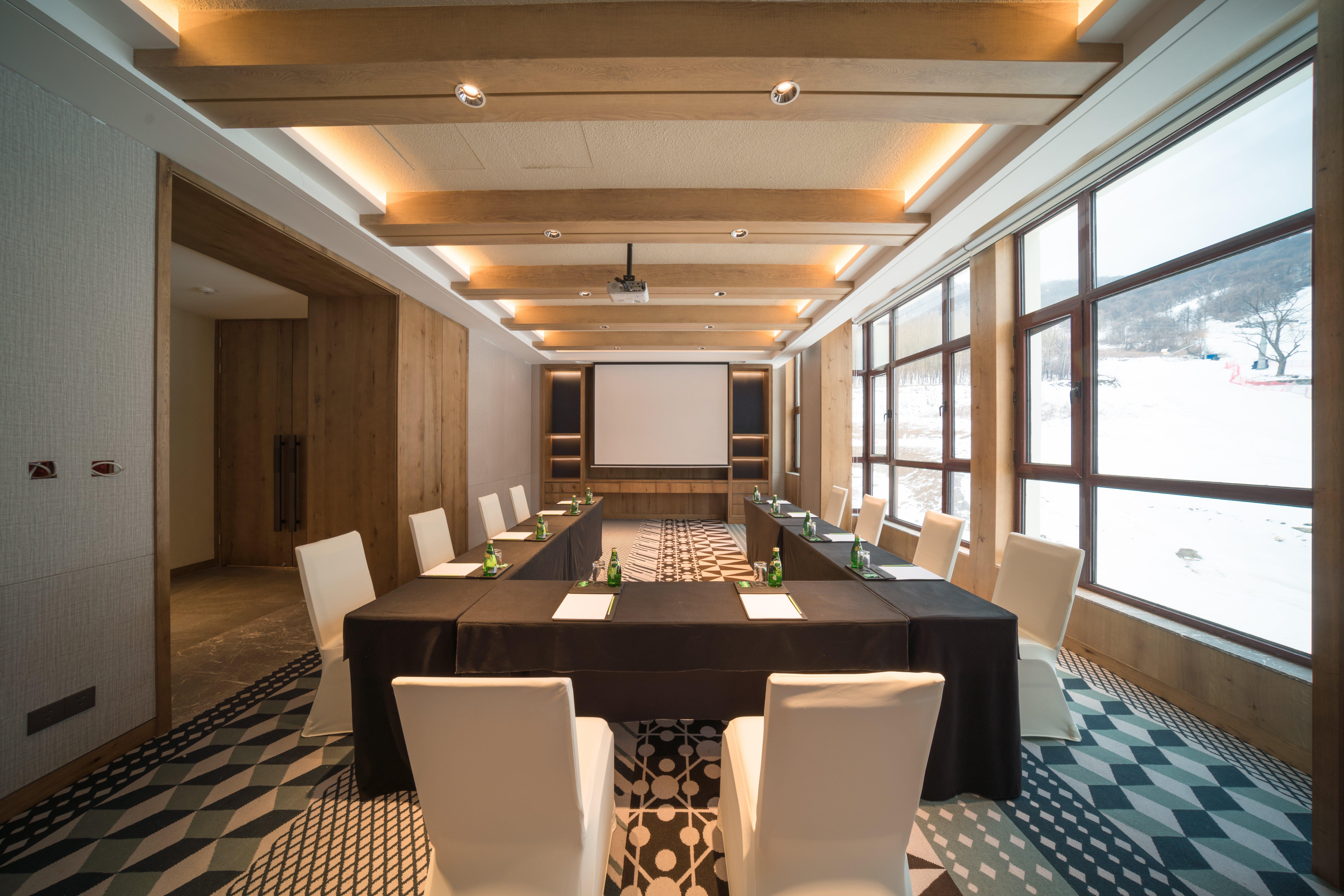 Holiday Inn Jilin Beidahu By Ihg Exterior photo