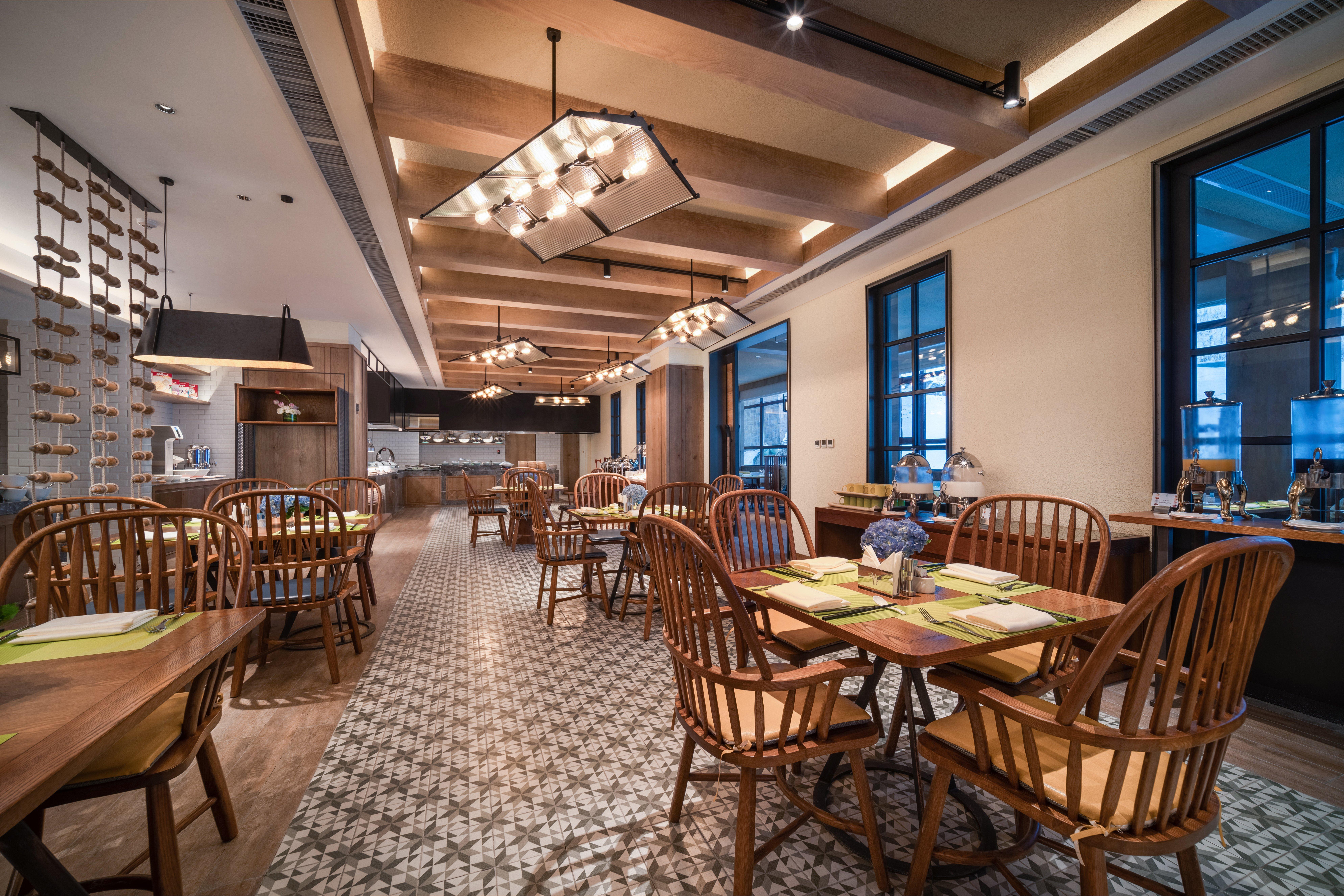Holiday Inn Jilin Beidahu By Ihg Exterior photo