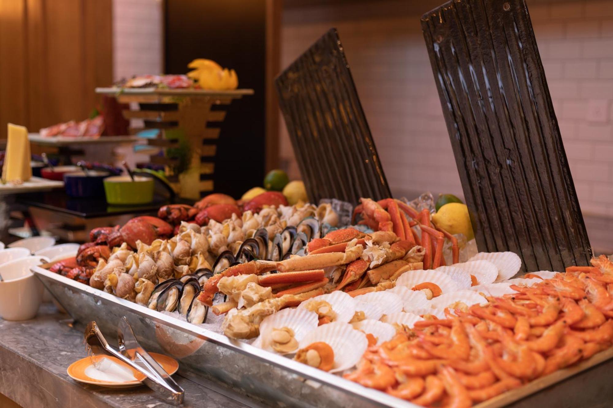 Holiday Inn Jilin Beidahu By Ihg Exterior photo