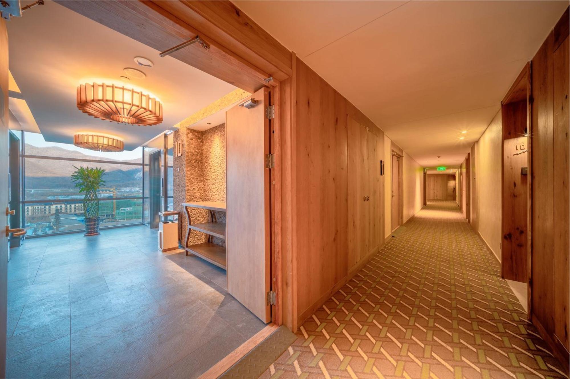 Holiday Inn Jilin Beidahu By Ihg Exterior photo