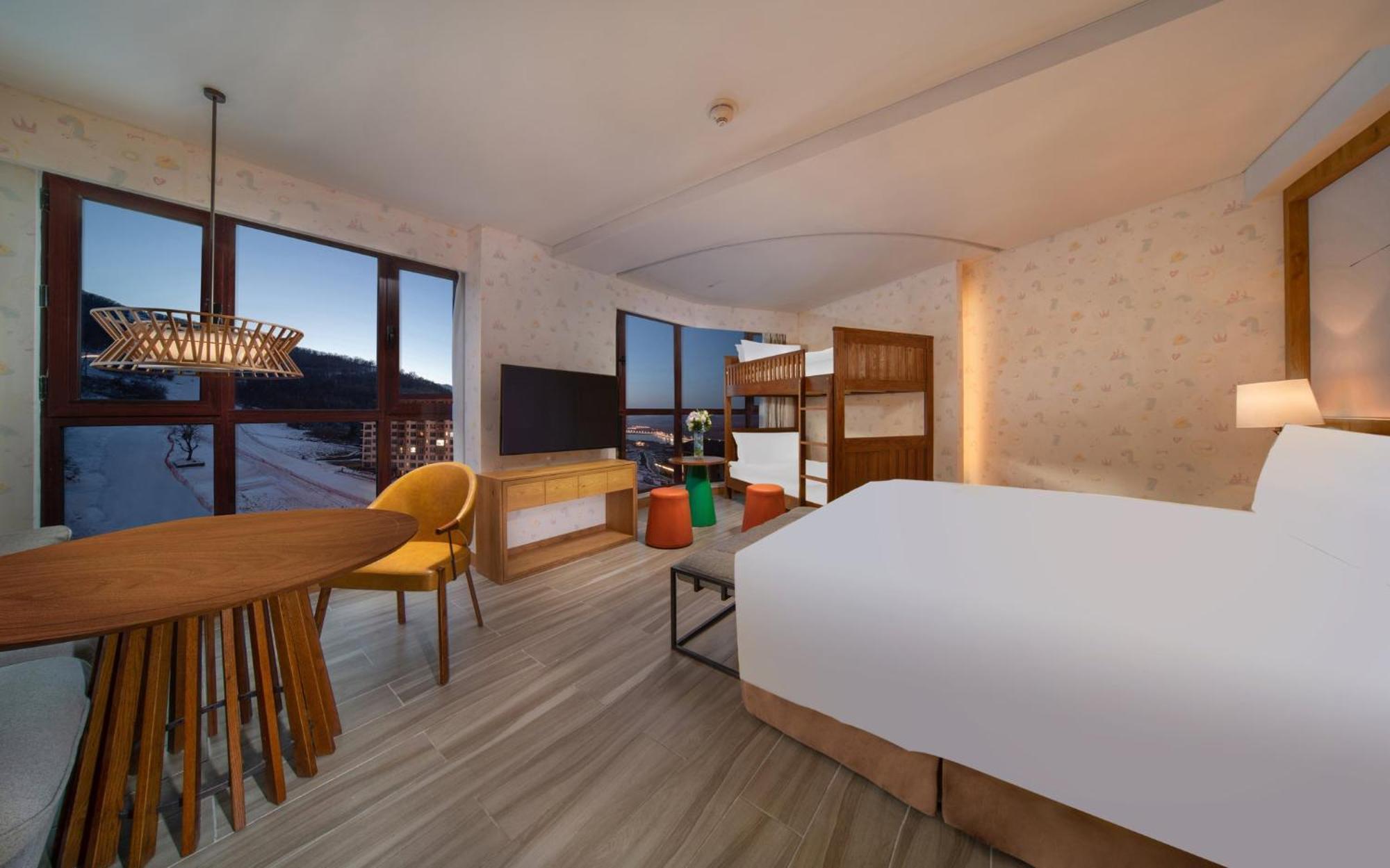 Holiday Inn Jilin Beidahu By Ihg Exterior photo