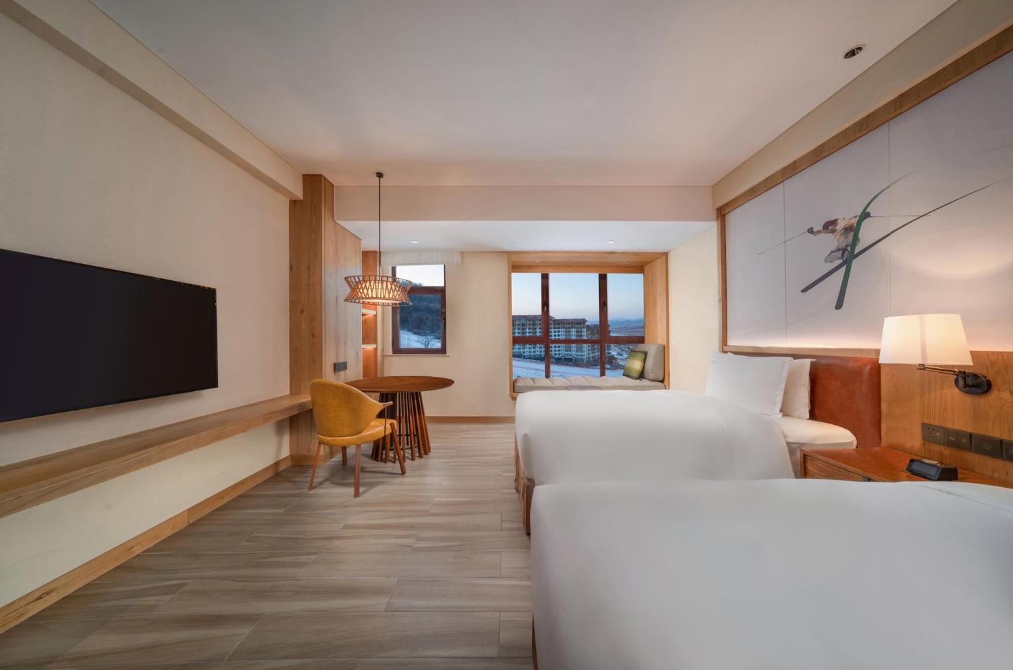 Holiday Inn Jilin Beidahu By Ihg Exterior photo