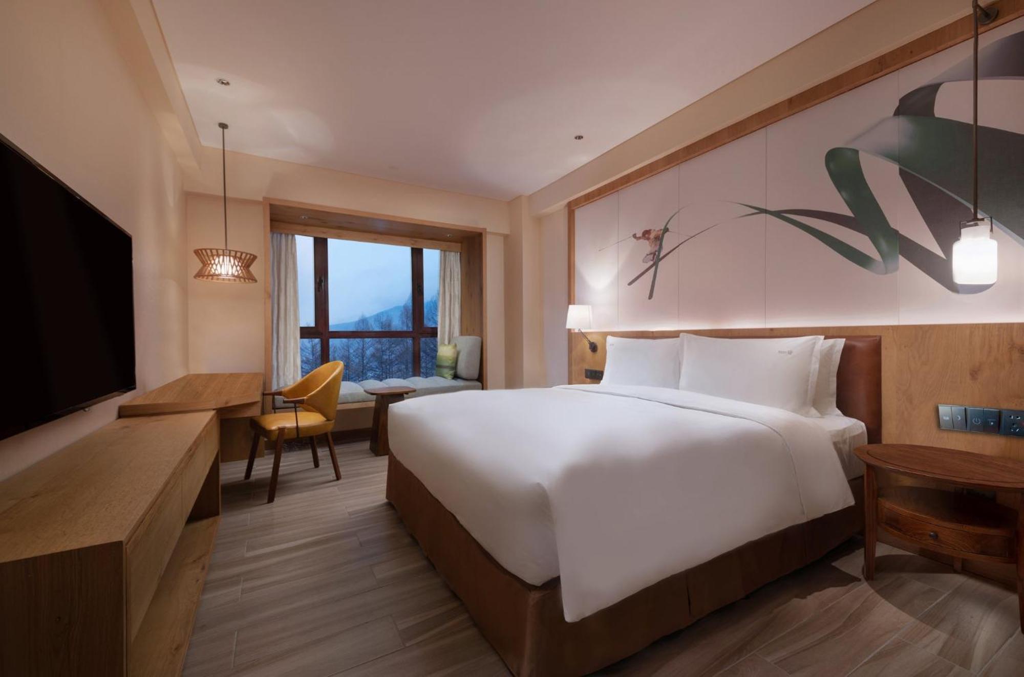 Holiday Inn Jilin Beidahu By Ihg Exterior photo
